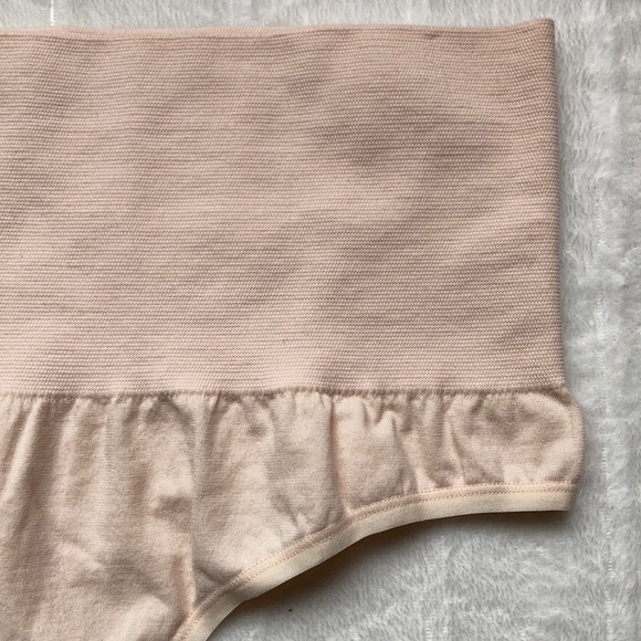 (2) Yummie Seamless Shaping High Waist Thong - Picture 5 of 11